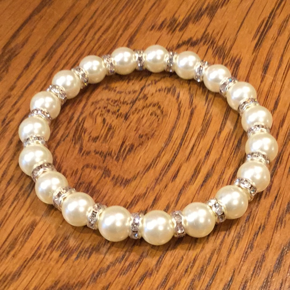 Pearl and Rhinestone Stretch Bracelet